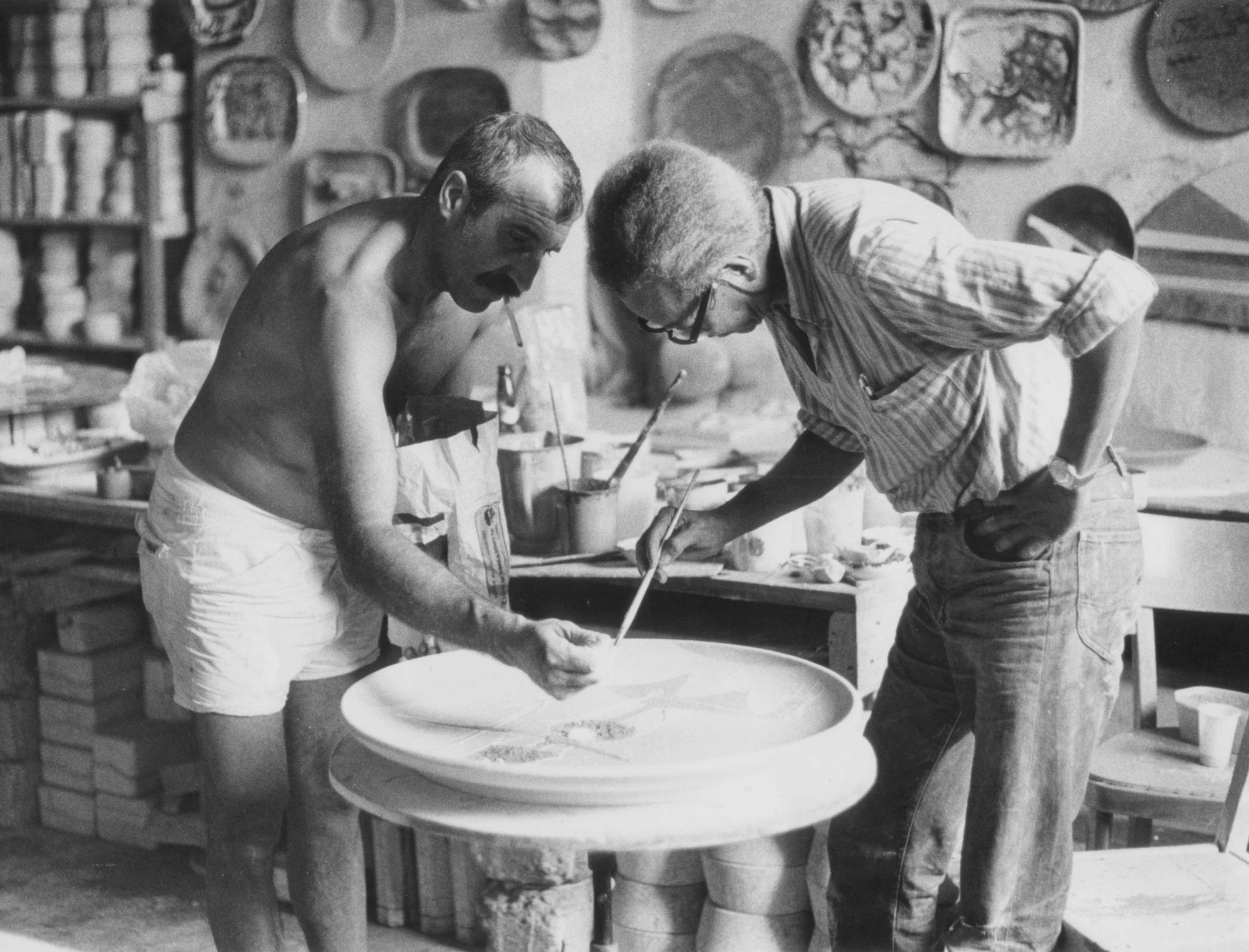 Giovanni Poggi and Wifredo Lam at Ceramiche San Giorgio. Photo: San Giorgio Ceramics Archive