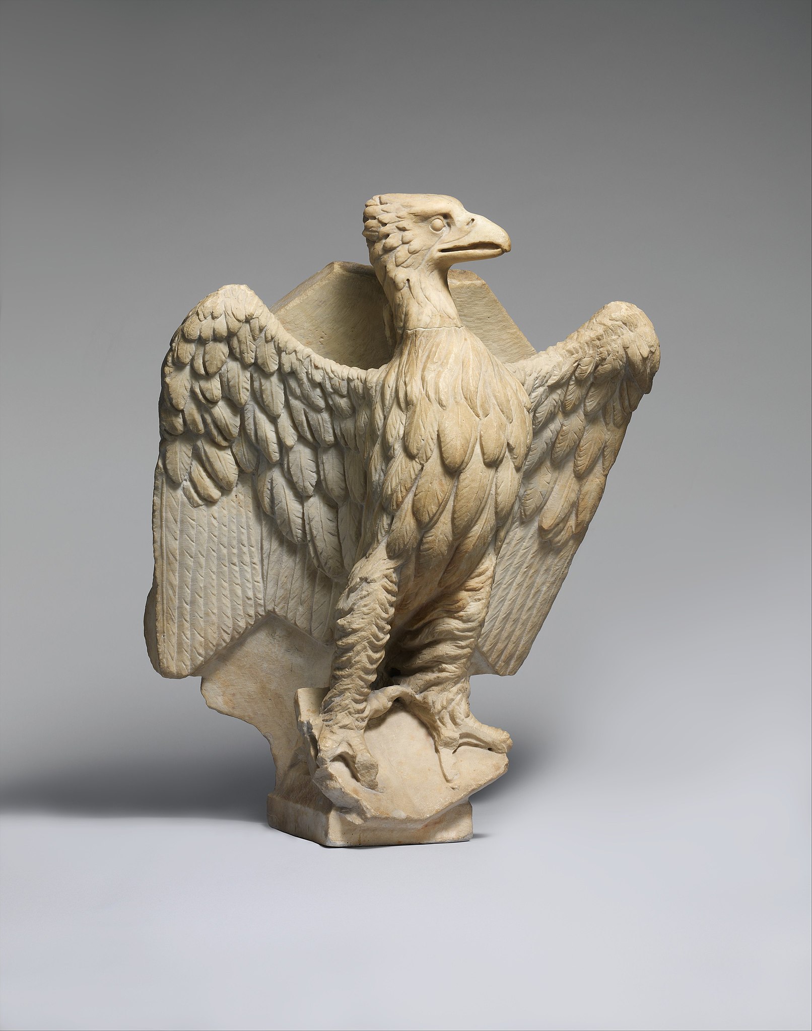 Giovanni Pisano, lectern with eagle (1301; marble, 70.5 x 61.5 x 40.6 cm; New York, Metropolitan Museum)