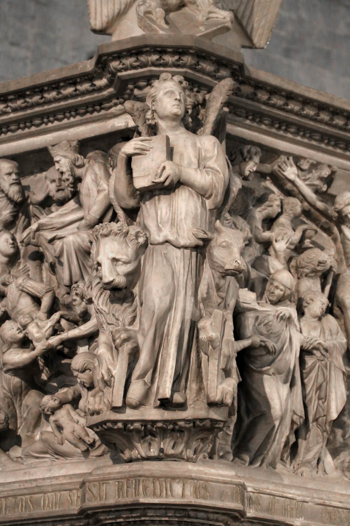 Detail of the upper part of the pulpit of St. Andrew's