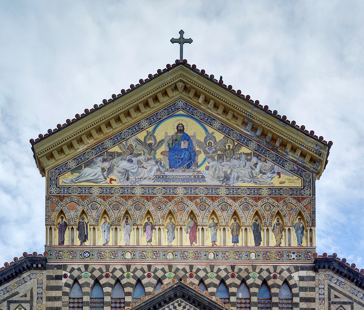 The mosaics on the facade. Photo: Berthold Werner