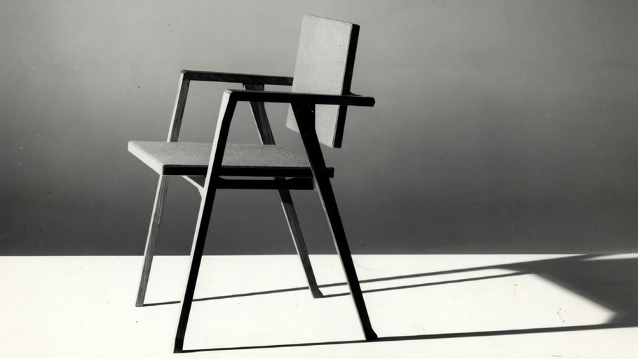 The Luisa chair designed in 1955 for Poggi