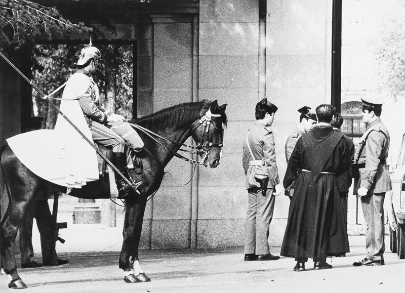 Subastas del 6 al 12 de septiembre: fotografías, muebles y juguetes de época Subastas del 6 al 12 de septiembre: fotografías, muebles y juguetes de época