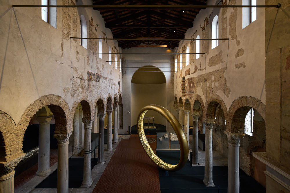 Fabrio Plessi:Opus Video Sculpture/ビデオ彫刻 Black Basalt Statue: 'The Scraper' Discovery | Nicholas