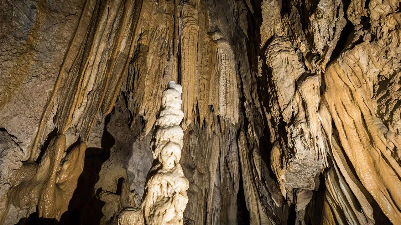 The caves of Equi Terme