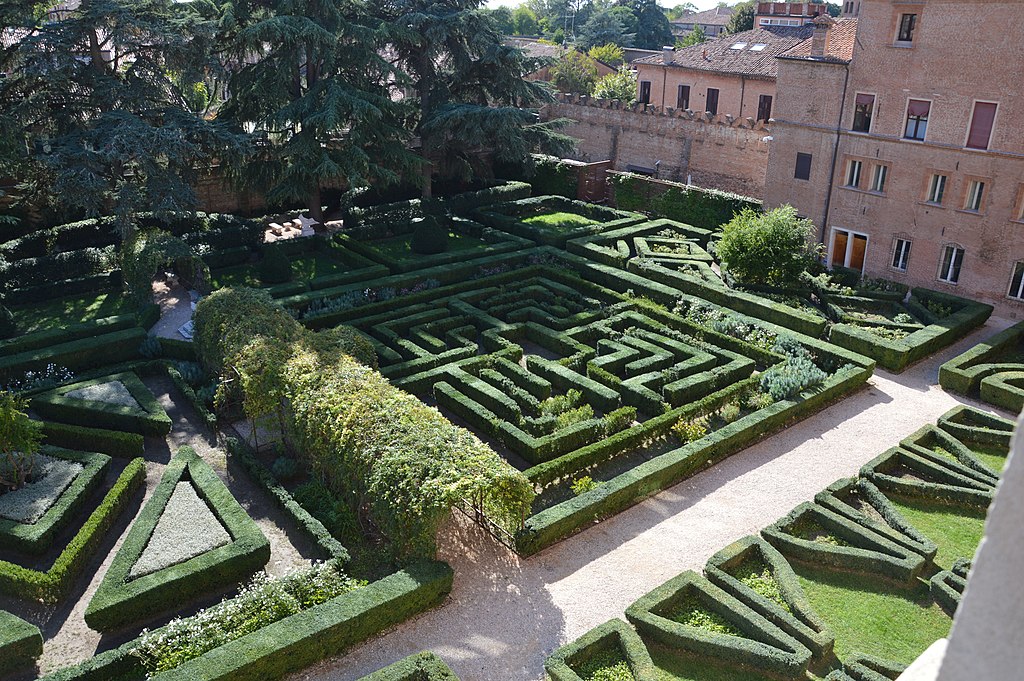 Labyrinth of the Costabili Palace. Photo: Laura Dolcetti