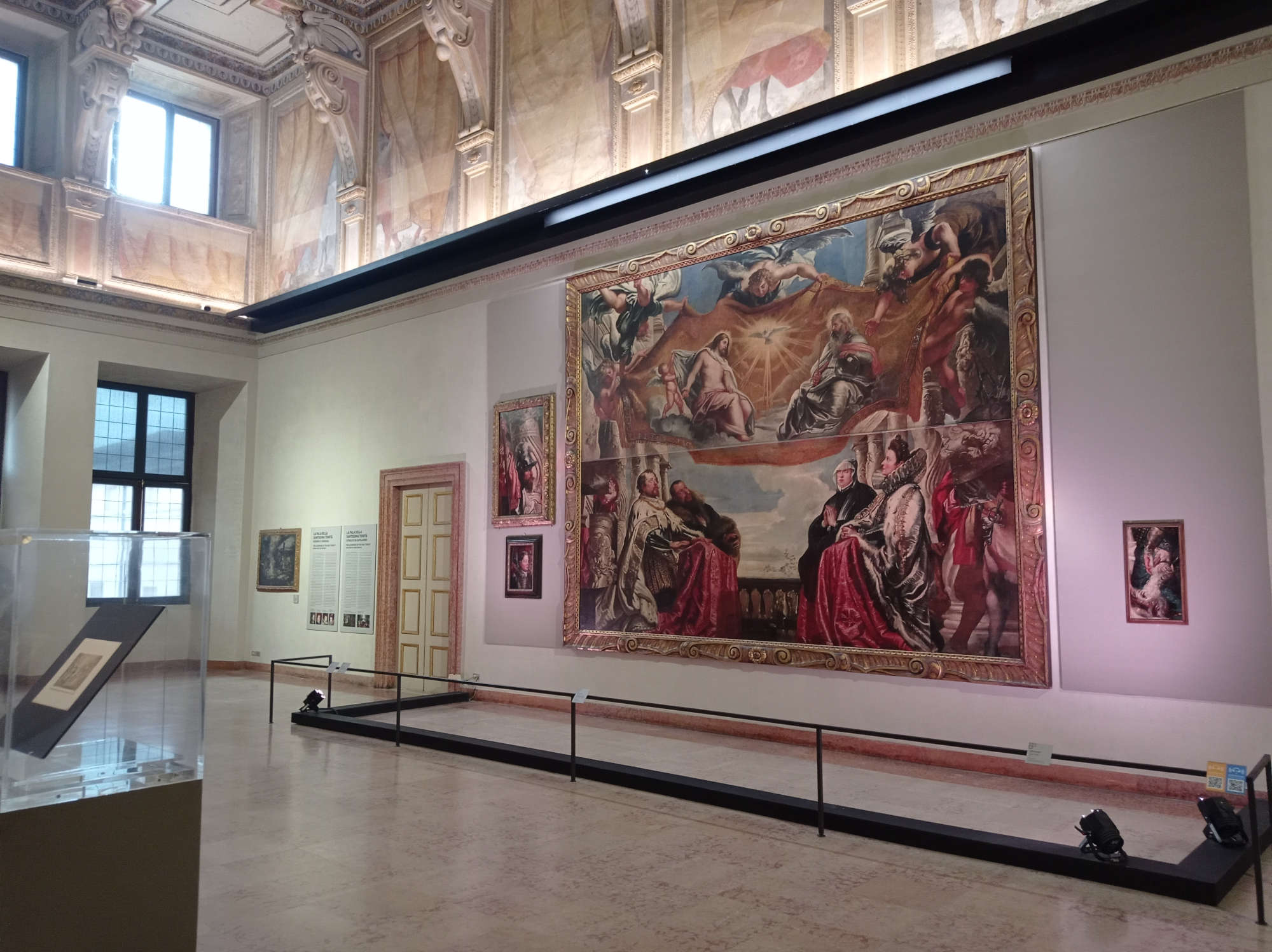 New display of the Ducal Apartment in the Ducal Palace in Mantua with Rubens' Trinity altarpiece