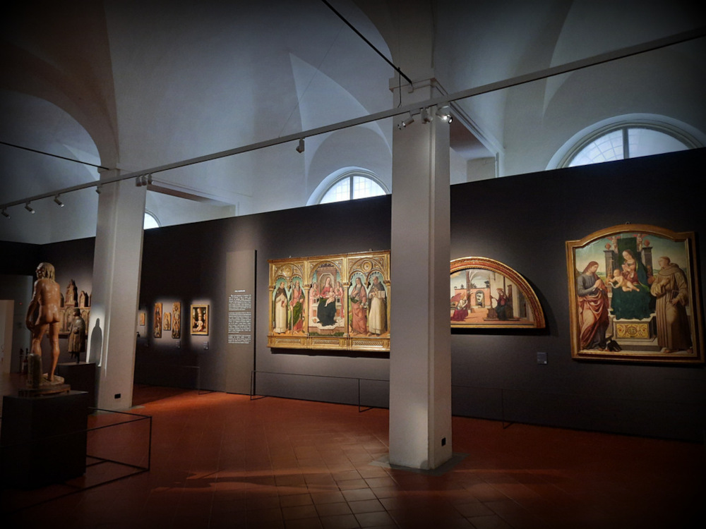 Hall of the Faenza Art Gallery