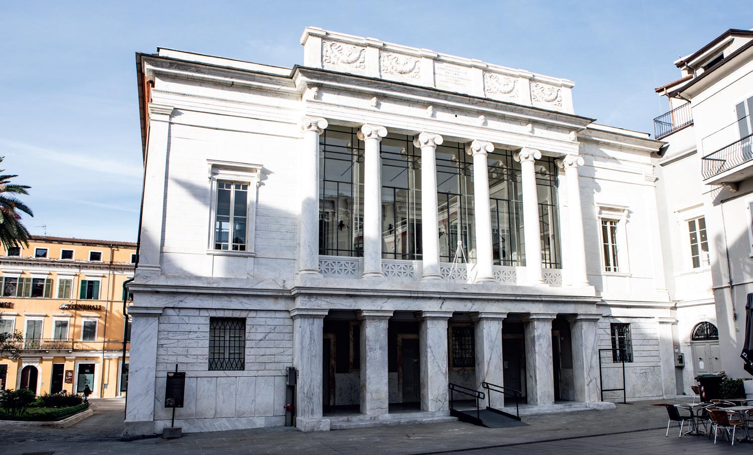 Historic center of Carrara, the Teatro degli Animosi. Photo: Alessandro Pasquali / Danae Project