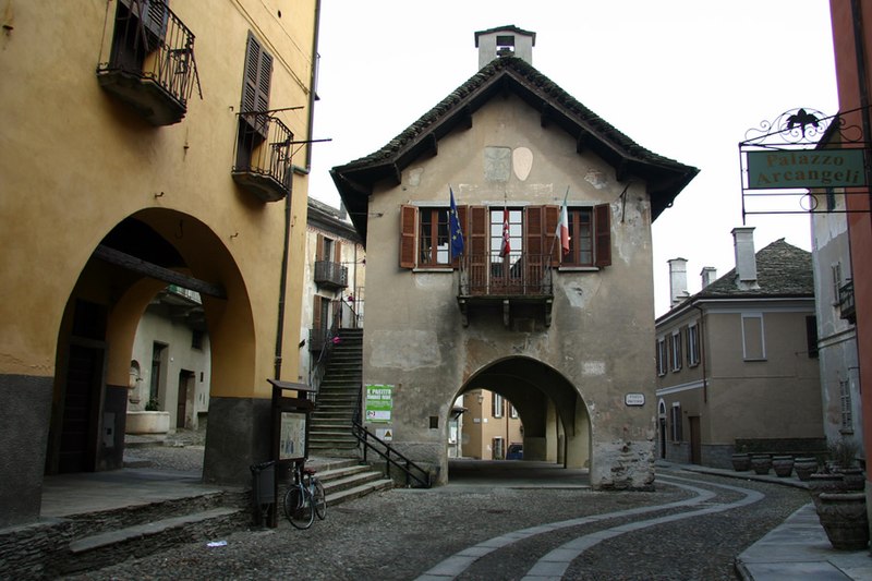 The Praetorian Palace in Vogogna. Photo: Alessandro Vecchi