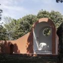 Dieci fotografi internazionali protagonisti alle Vatican Chapels nel bosco dell'Isola di San Giorgio