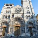 L'inaspettata e dirompente forza del colore: la rinnovata facciata della Cattedrale di Genova