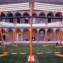 Alla Statale di Milano arriva l'altalena gigante di Stefano Boeri per la Design Week