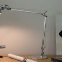 La Lampada Tolomeo, l'innovativa lampada a molla di Michele De Lucchi