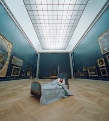 Il Louvre visto da venti artisti contemporanei sotto i 40 anni. Il museo festeggia così i 230 anni  
