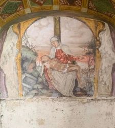 Naples, a small frescoed chapel is discovered at the State Archives. 