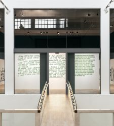 Triennale Milano inaugura una mostra su Ettore Sottsass e sull'uso della parola nelle sue opere