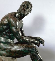 Il Pugile e la Vittoria Alata, i due bronzi esposti per la prima volta insieme nel Capitolium di Brescia 