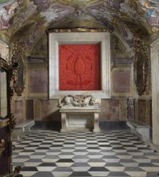 Due opere permanenti in corallo di Jan Fabre arricchiscono due luoghi sacri di Napoli 