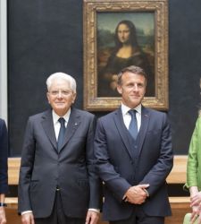 Gioconda: restauro sì o no? Si accenna al dilemma nella visita di Mattarella al Louvre  