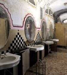 Dove andare in bagno nelle città d'arte? Le risposte alla più frequente domanda dei turisti