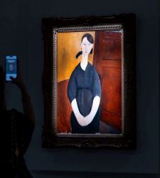 Capolavoro di Modigliani venduto a Hong Kong: è la più costosa opera occidentale passata in Asia