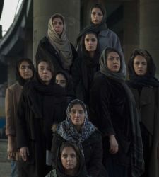 Le foto sull'orrore dell'Iran e il coraggio delle sue donne. Newsha Tavakolian al Mudec