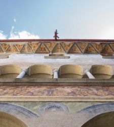 Teglio, restaurierte Ostwand des Palazzo Besta  
