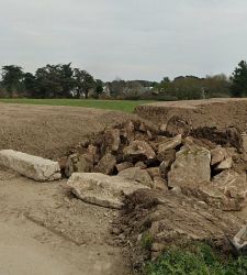 Polemica in Francia: distrutto allineamento di menhir per costruire un capannone?