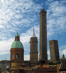 Bologna, Garisenda alarm, anomalous oscillations: triggers city council plan