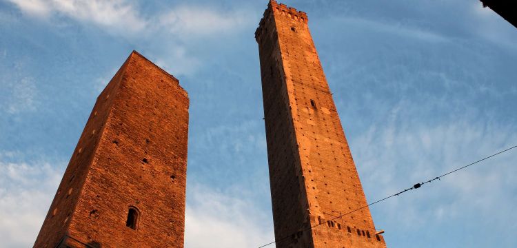 Sul problema della torre della Garisenda. Il punto di vista di Bruno Zanardi