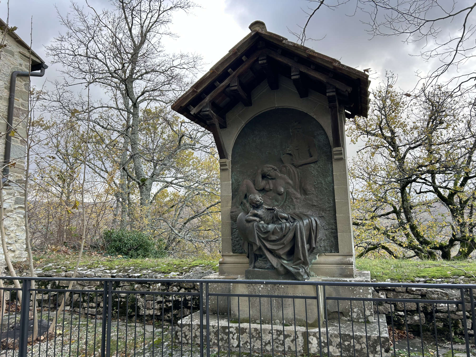 Arnaldo Zocchi's sculptural aedicule.