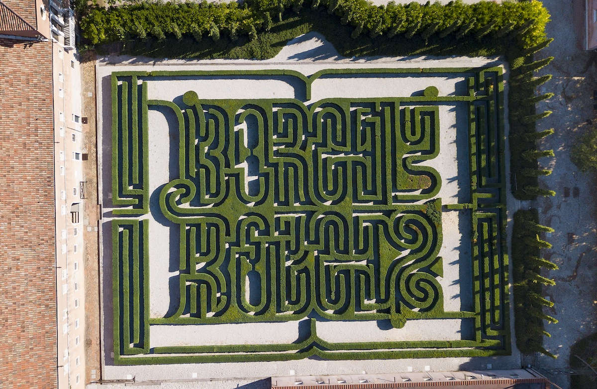 Vue du haut du labyrinthe de Borges. Photo : Matteo De Fina