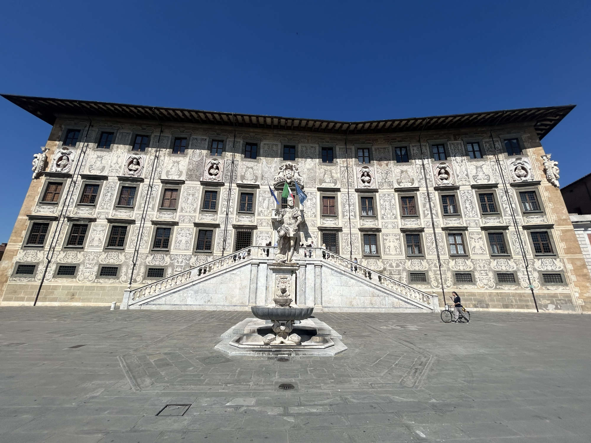 Palace of the Caravan, the facade. Photo: Jacopo Suggi