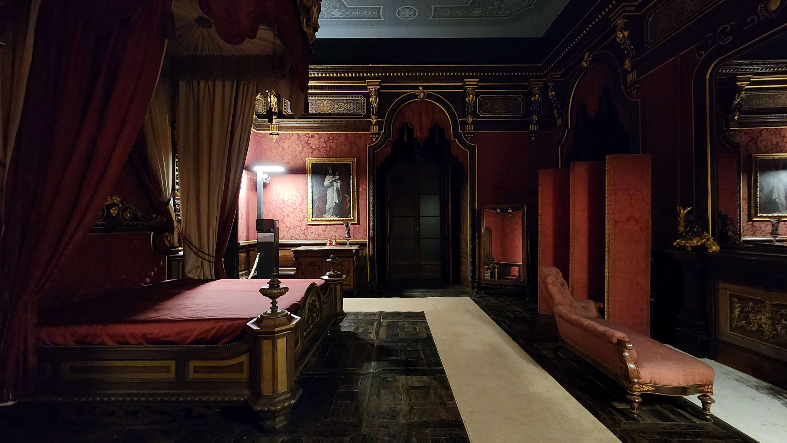 Pisos reales: dormitorio de la Reina