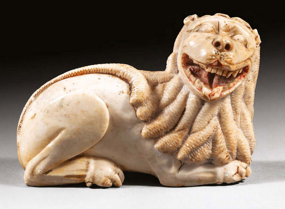 狮子（秘鲁，17 世纪；瓦曼加石，13 x 19 厘米）。呈现者：达里奥-吉奥画廊