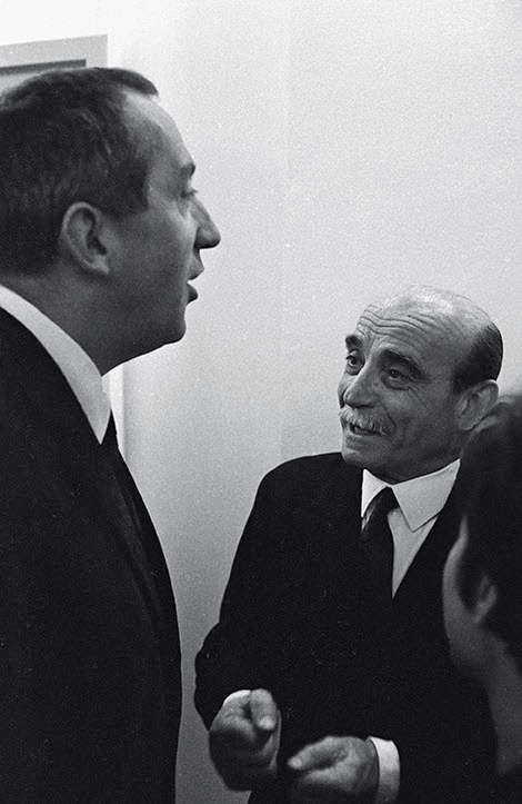 Clert En France, une grande exposition sur Lucio Fontana a été consacrée à ...