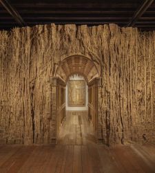 Venezia, il Museo Fortuny accoglie le composizioni fiabesche di Eva Jospin 