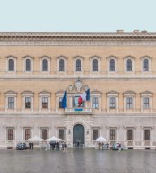 Rom, die Hauptfassade des Palazzo Farnese erstrahlt wieder: Restaurierung abgeschlossen