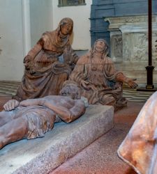 Naples, des mécènes sont recherchés pour la restauration d'un chef-d'œuvre du XVe siècle : la Lamentation de Guido Mazzoni.