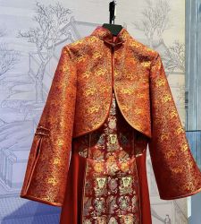 Venezia, a Palazzo Mocenigo in mostra i tessuti per l'abbigliamento di Suzhou