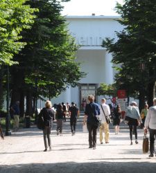 La Biennale di Venezia non accoglie appelli contro Israele e Iran: “non escludiamo nessuno”