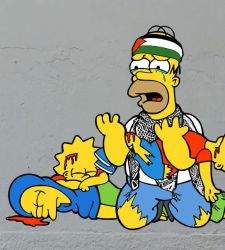 Milano, compare murale con i Simpson che diventano palestinesi dilaniati dalle bombe a Gaza