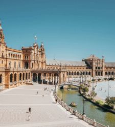 Seville, mayor wants to charge tourists a ticket to enter Plaza de EspaÃ±a