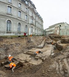 Francia, a Vannes gli archeologi scoprono un castello medievale sotto casa del Settecento