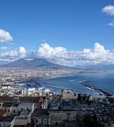 Napoli, 2.100 indagati per truffa sui bonus vacanze del Covid