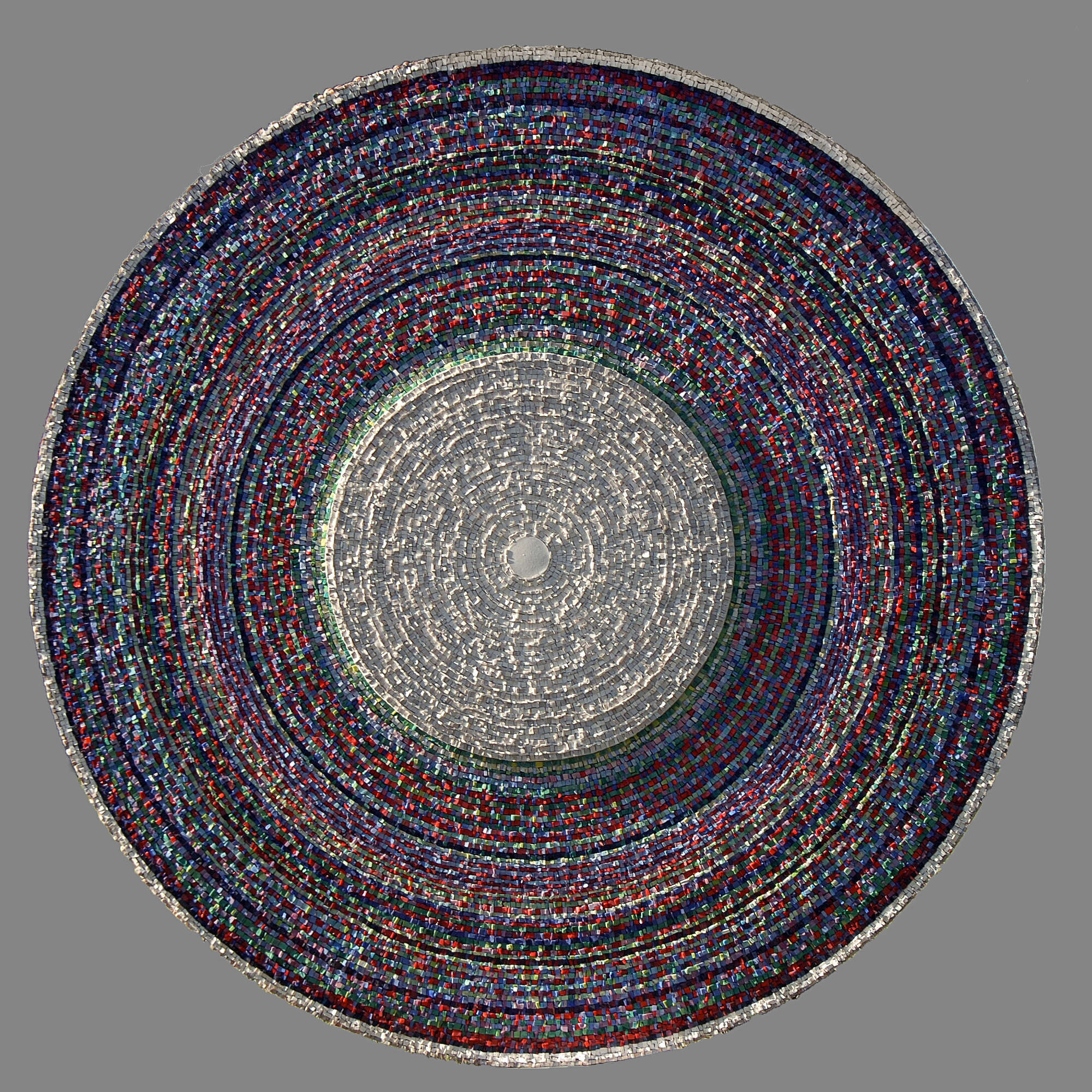 Giulio Candussio, Cerchio Iridescente (2001; mosaico, diametro 200 cm)