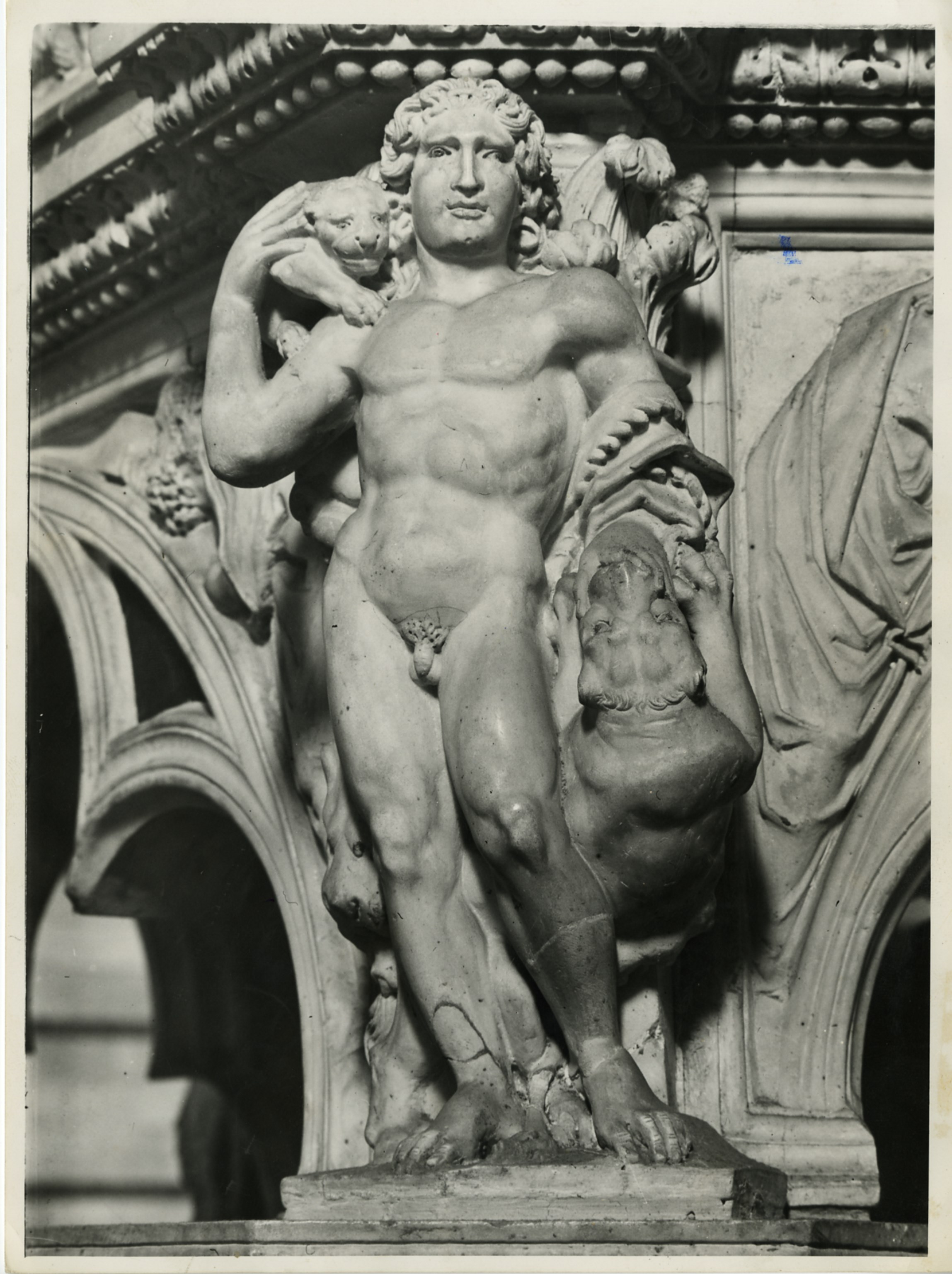Nicola Pisano, Hercules and the Nemean Lion (1260; marble; Pisa, Baptistery)