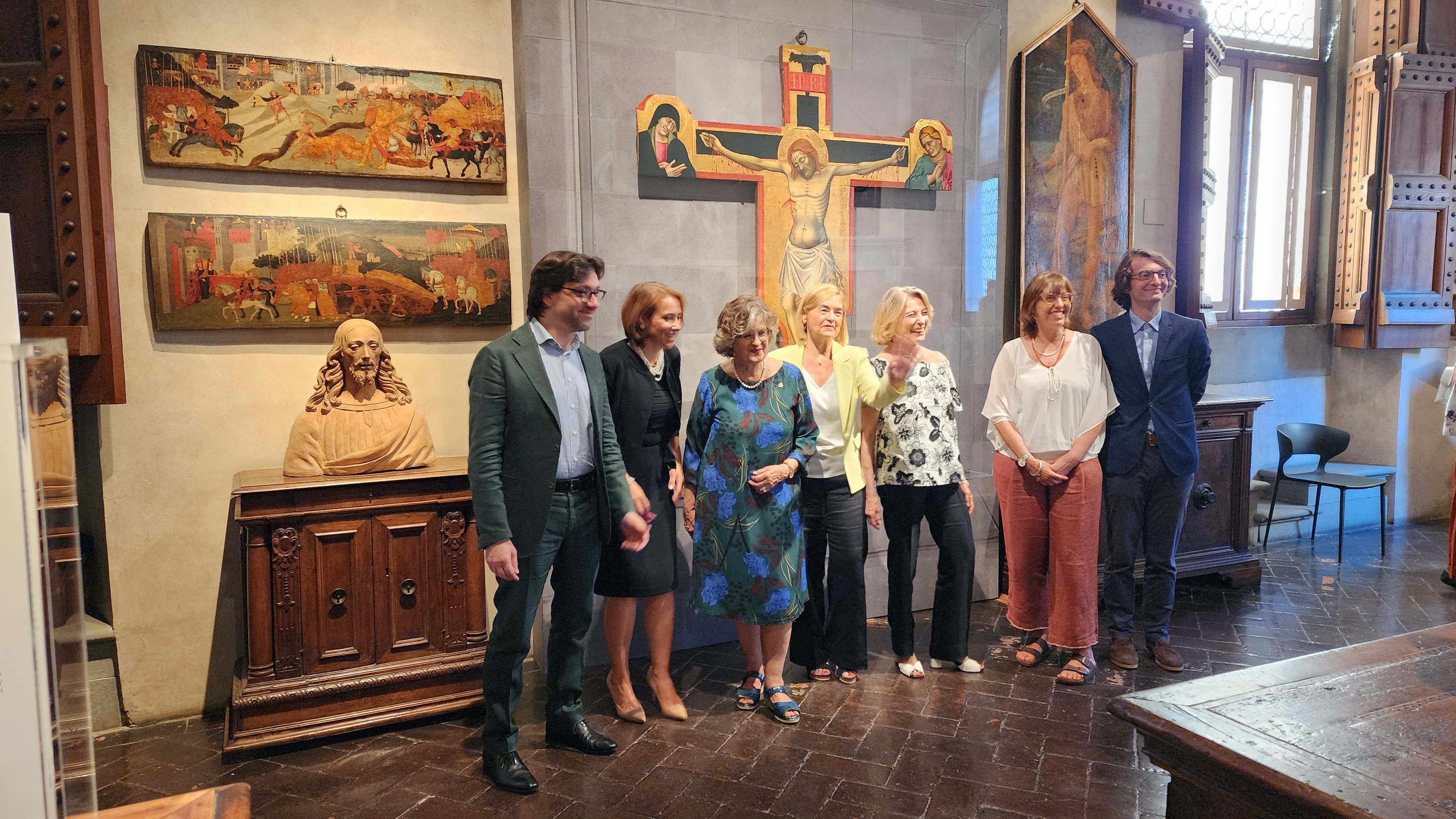 Presentación de la restauración de la Cruz de Siviero