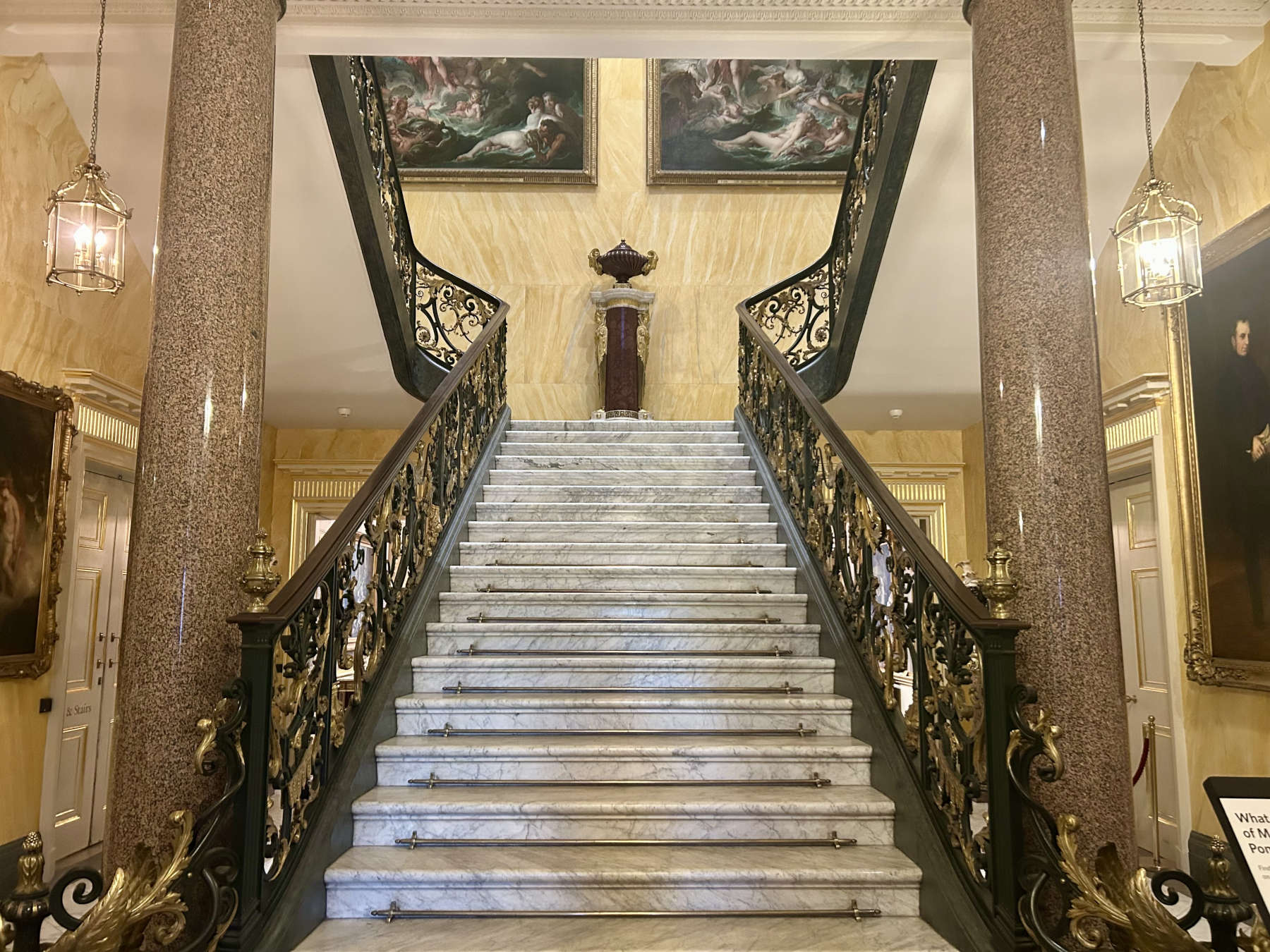La escalera de honor