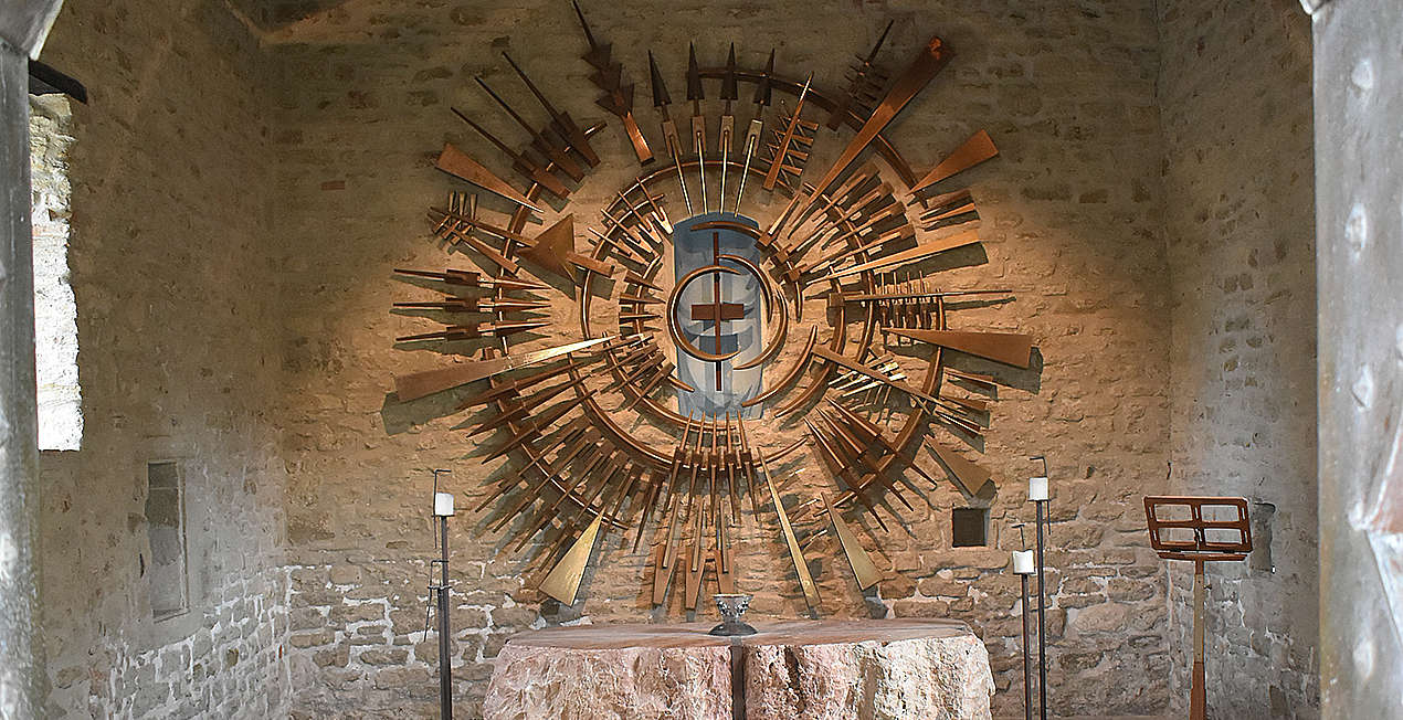 Il miracolo di Arnaldo Pomodoro a Pietrarubbia, quando l'arte cambia i luoghi